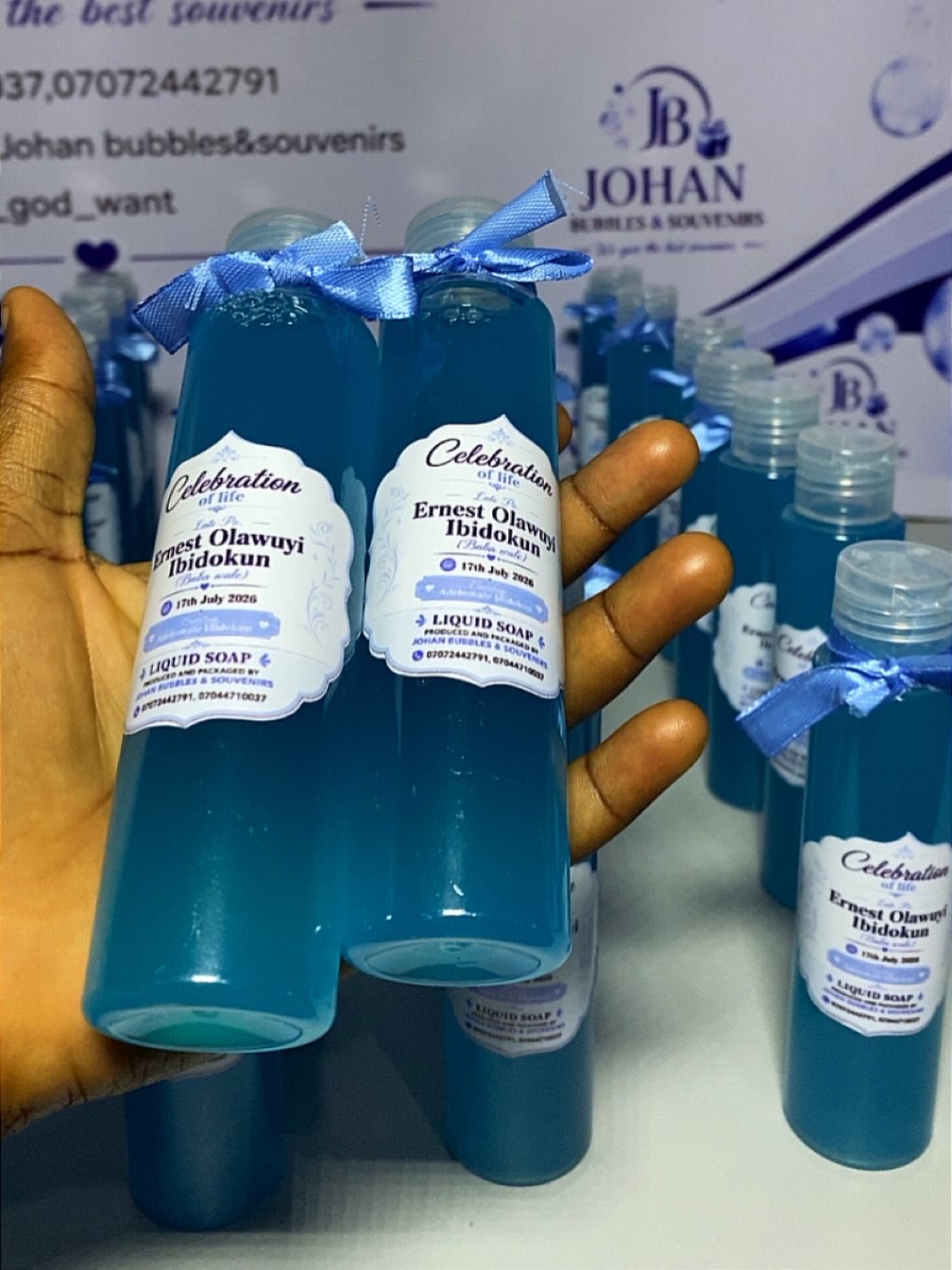 Johan bubbles & souvenirs photo 4